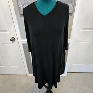 Zenana Outfitters Black V-Neck Tunic